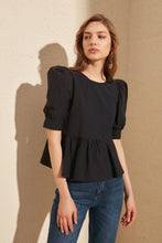 Load image into Gallery viewer, Trendyol Ruffle Detail Bluz

